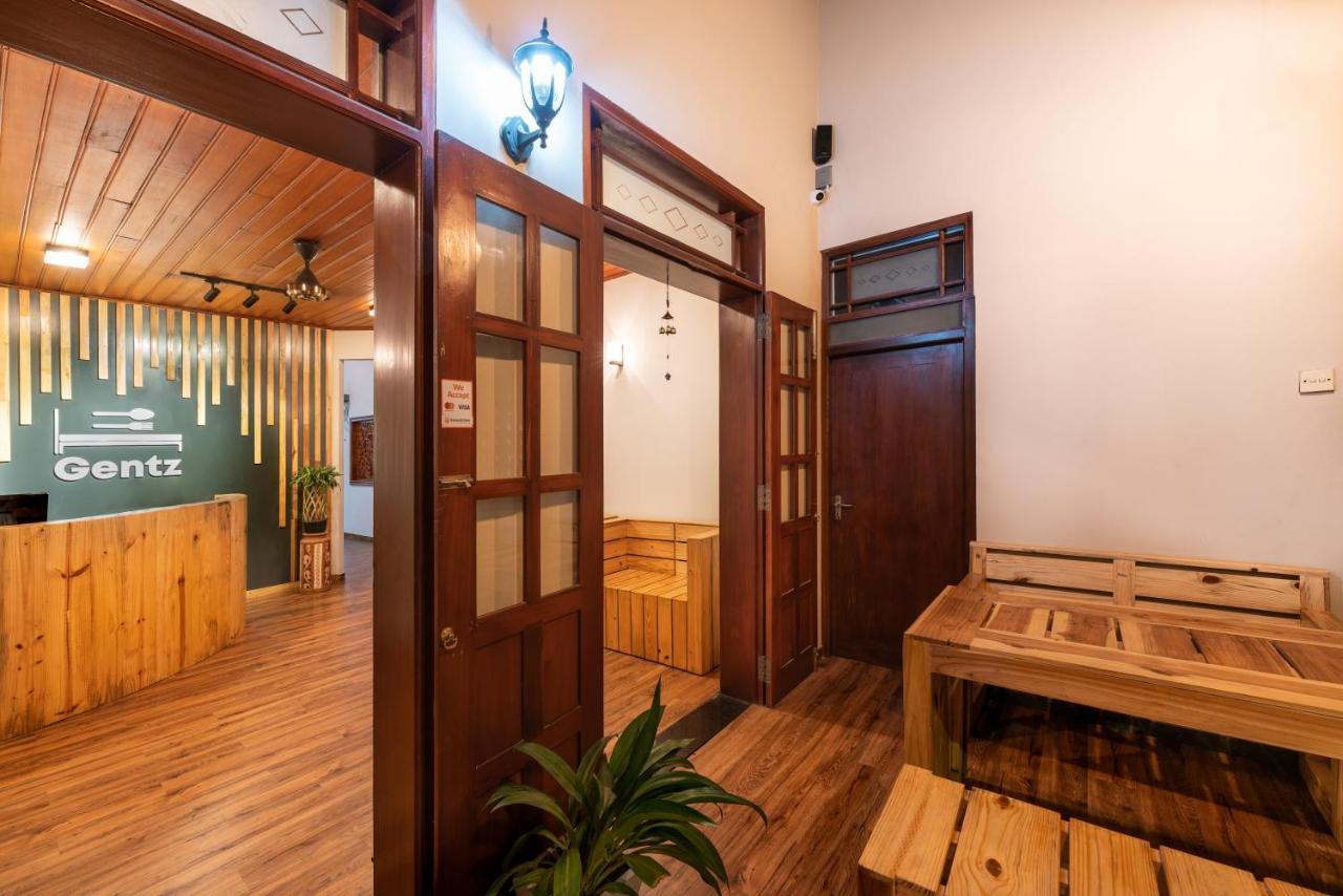 Gentz Residency & Restaurant Hotel Коломбо Екстериор снимка