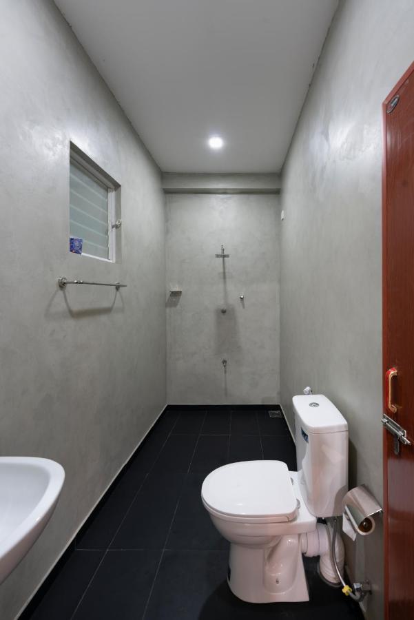 Gentz Residency & Restaurant Hotel Коломбо Екстериор снимка