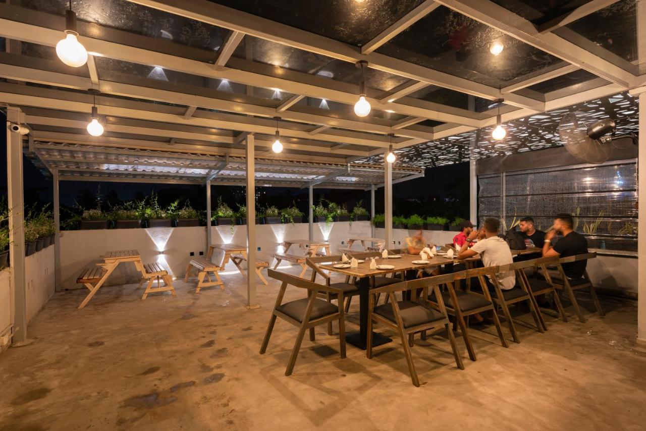 Gentz Residency & Restaurant Hotel Коломбо Екстериор снимка