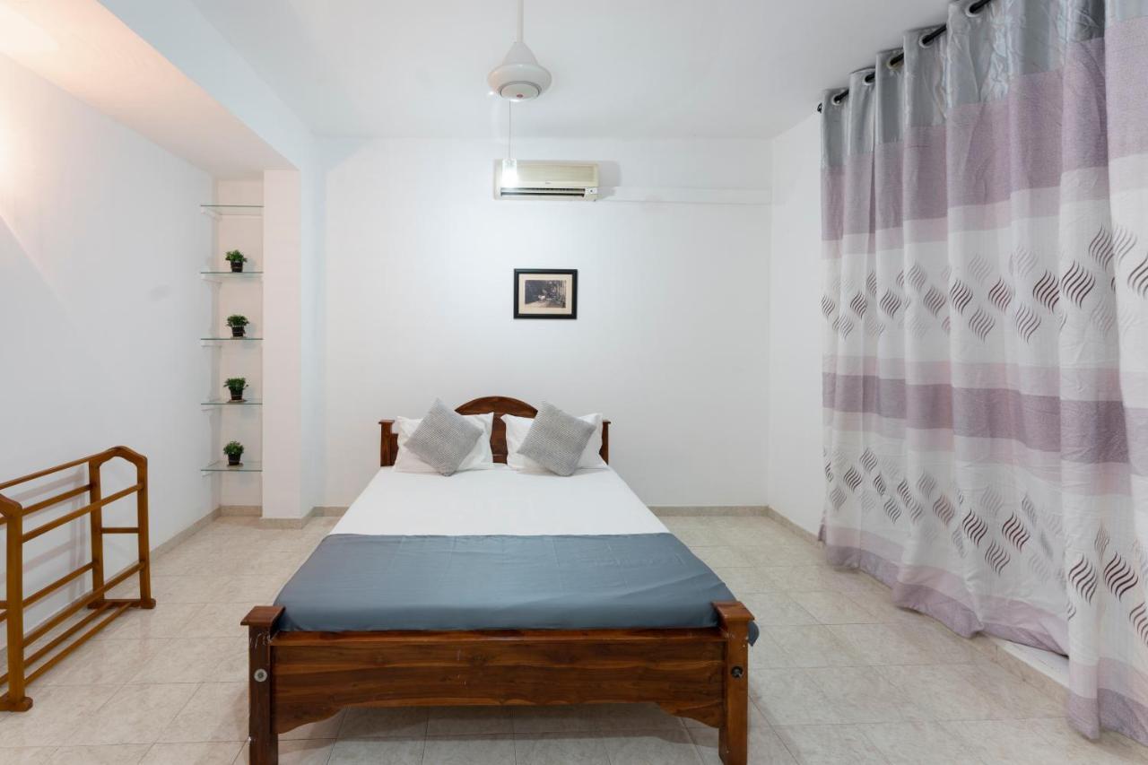 Gentz Residency & Restaurant Hotel Коломбо Екстериор снимка